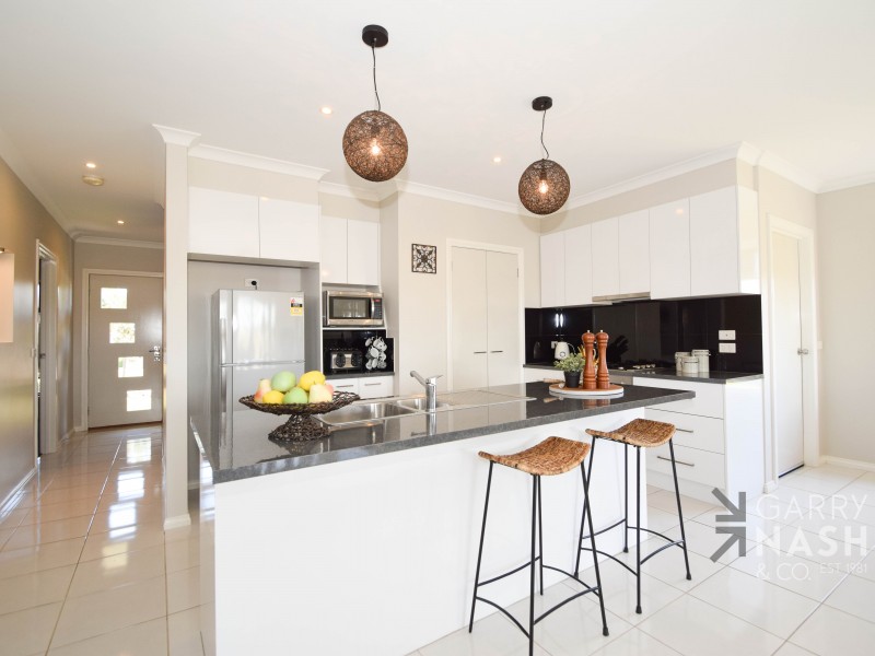 19 Kingfisher Drive, Wangaratta VIC 3677