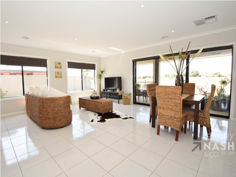 19 Kingfisher Drive, Wangaratta VIC 3677