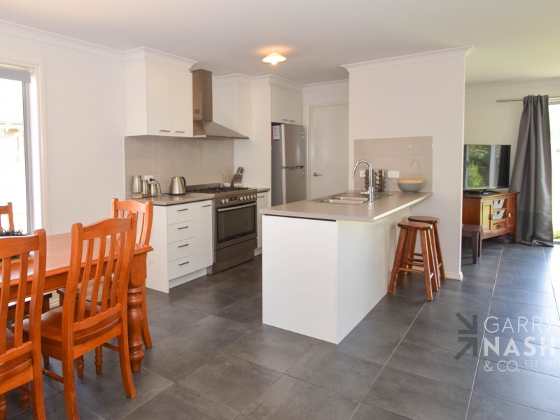 77 Ely Street, Oxley VIC 3678