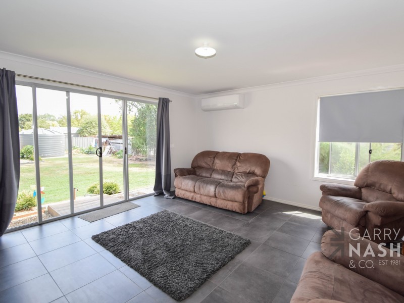 77 Ely Street, Oxley VIC 3678