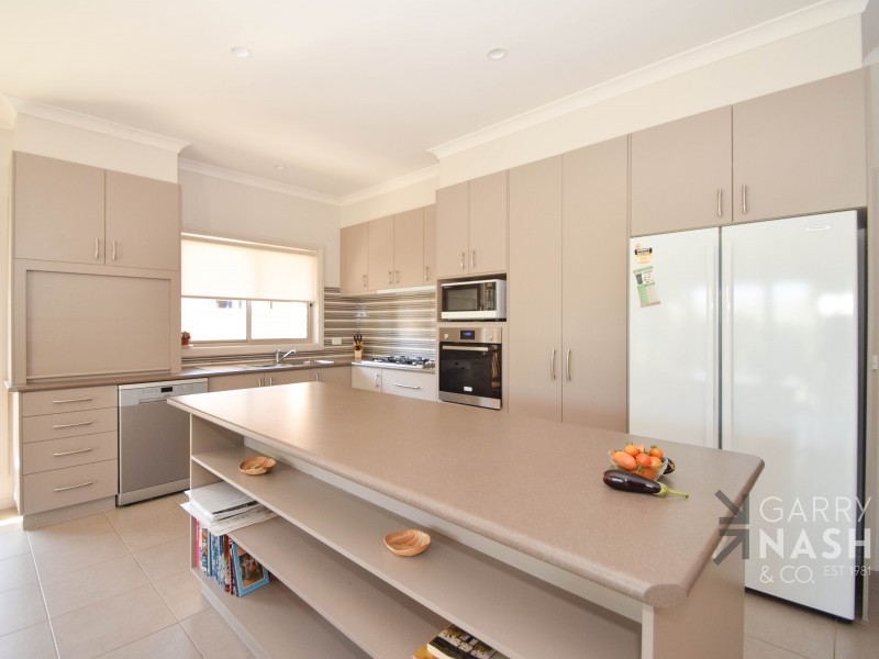 13 Silver Wattle Drive, Wangaratta VIC 3677