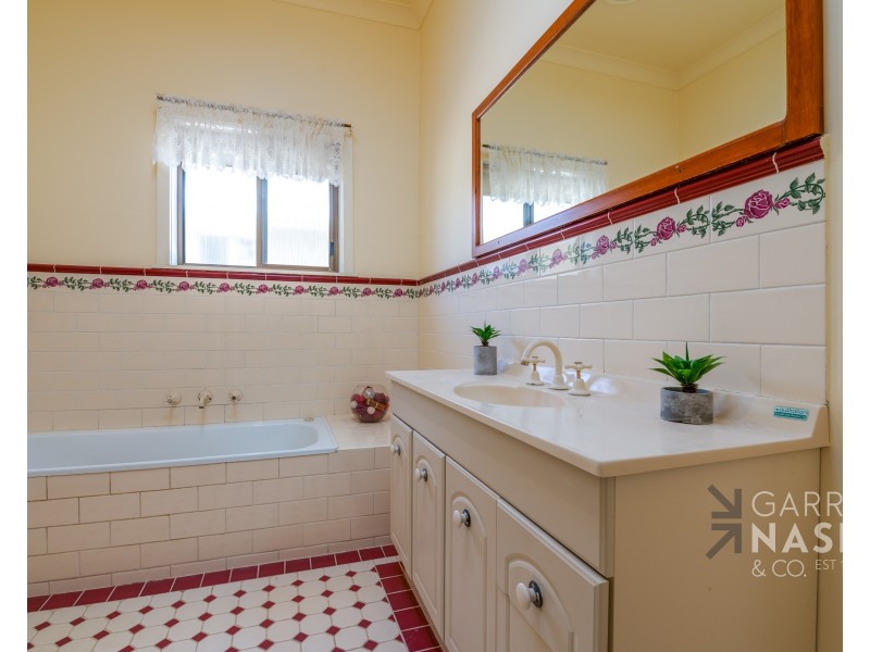 7 Beaconsfield Parade, Glenrowan VIC 3675