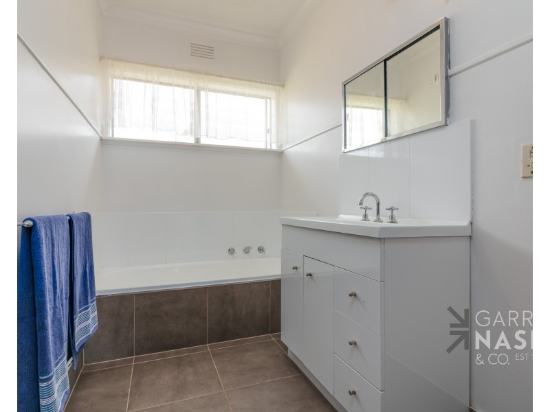 13 Esmond Street, Wangaratta VIC 3677