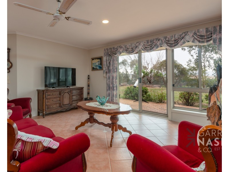 77 Illawong Road, Markwood VIC 3678