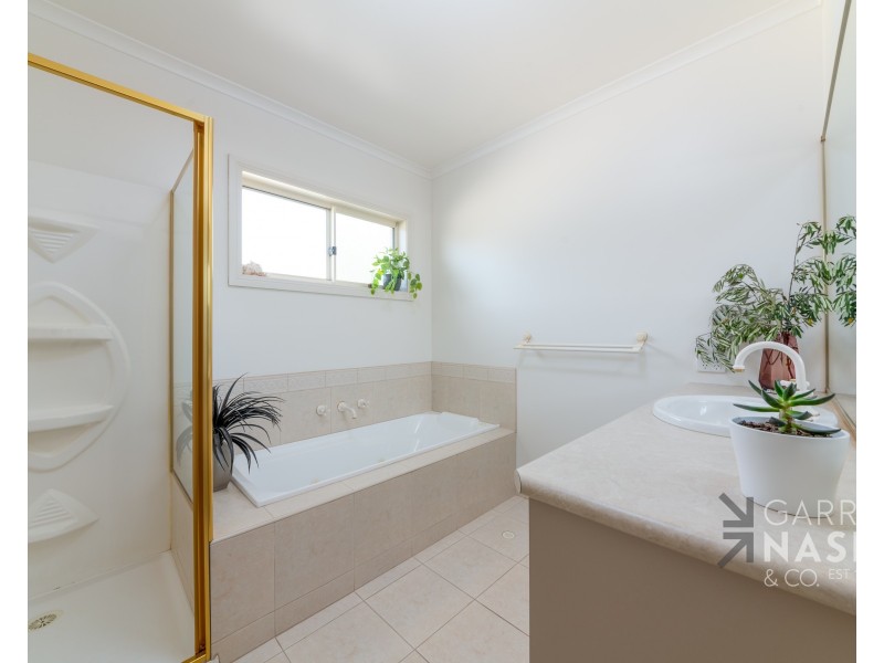 15 Dianne Close, Wangaratta VIC 3677