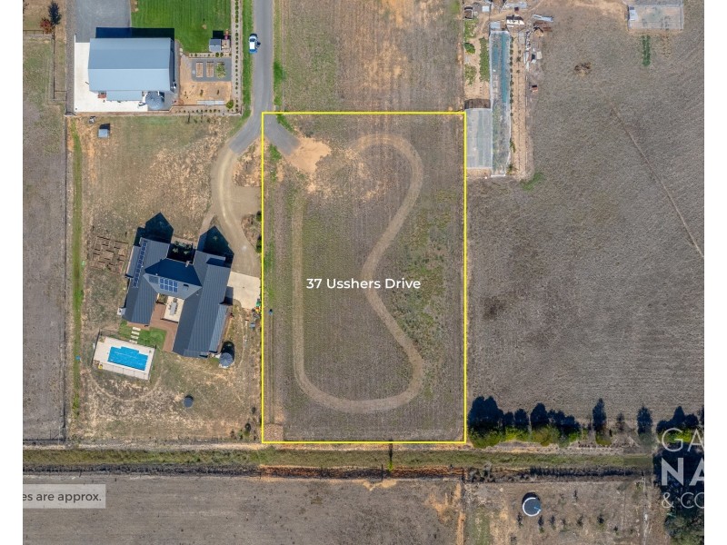 37 Usshers Drive, Waldara VIC 3678