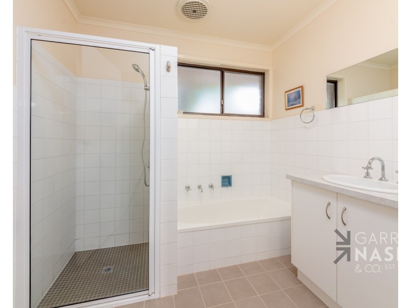 12 Hilandra Avenue, Wangaratta VIC 3677