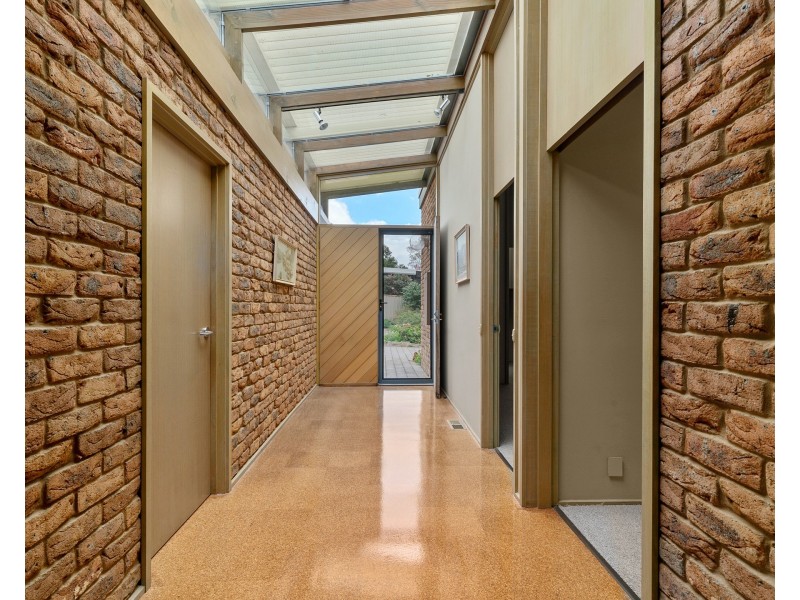 16 Gayer Avenue, Wangaratta VIC 3677