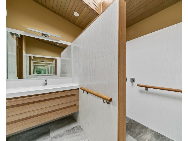 16 Gayer Avenue, Wangaratta VIC 3677