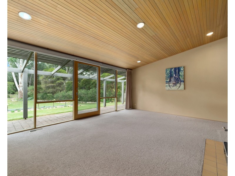 16 Gayer Avenue, Wangaratta VIC 3677