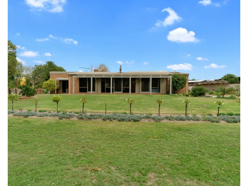 16 Gayer Avenue, Wangaratta VIC 3677