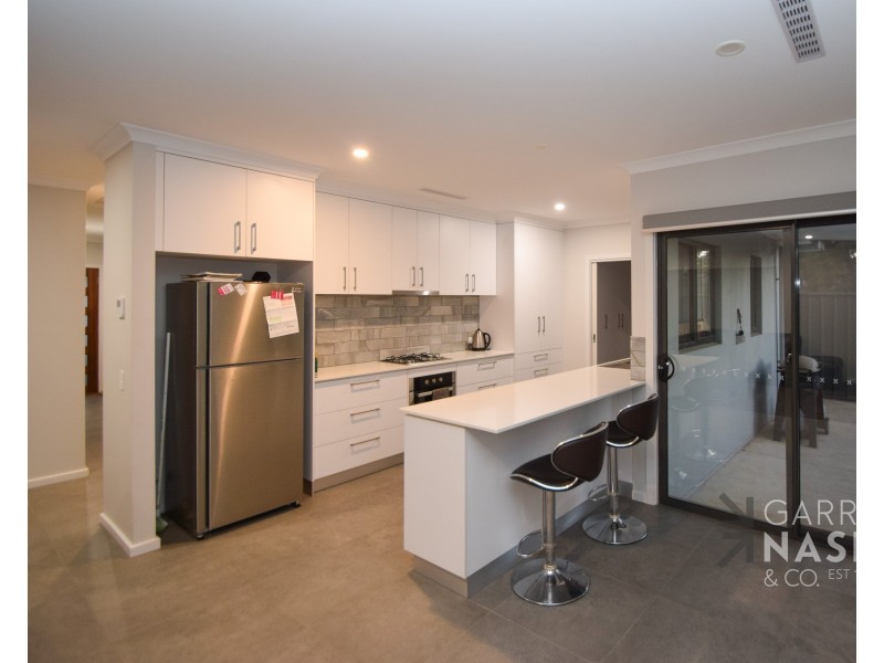 2/23 Irving Street, Wangaratta VIC 3677