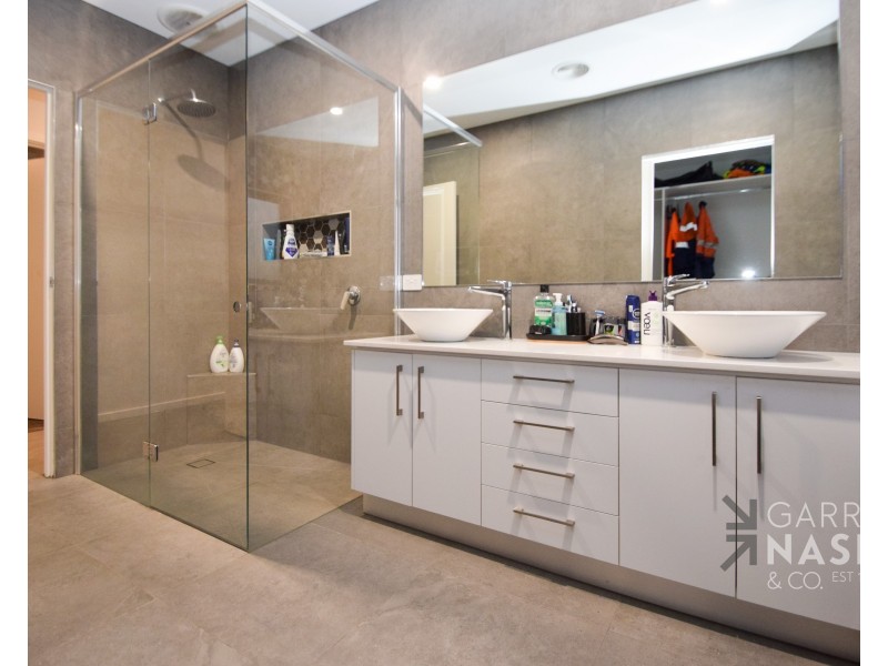 2/23 Irving Street, Wangaratta VIC 3677