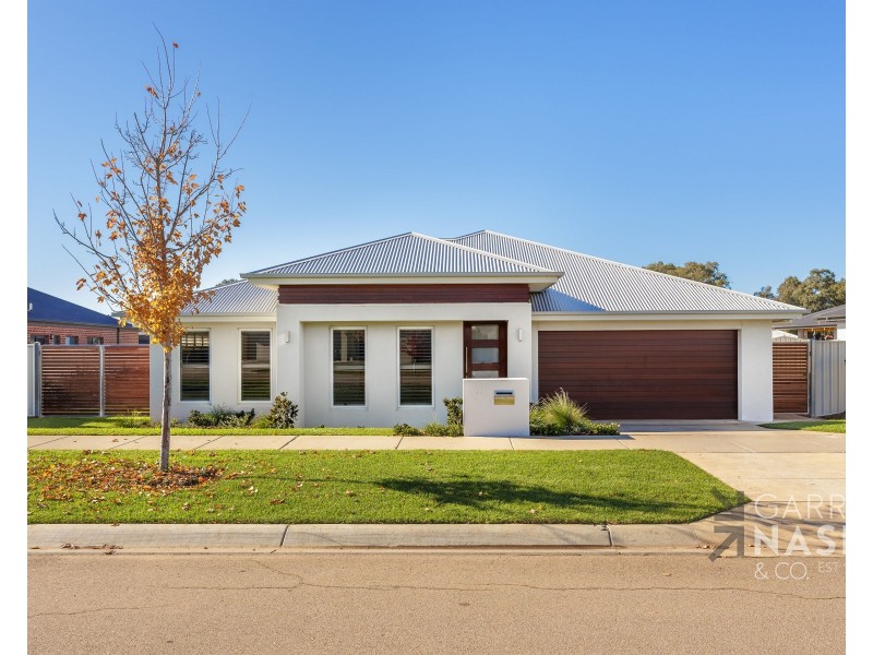 38 Arlington Park Avenue, Wangaratta VIC 3677 Garry Nash & Co Sold