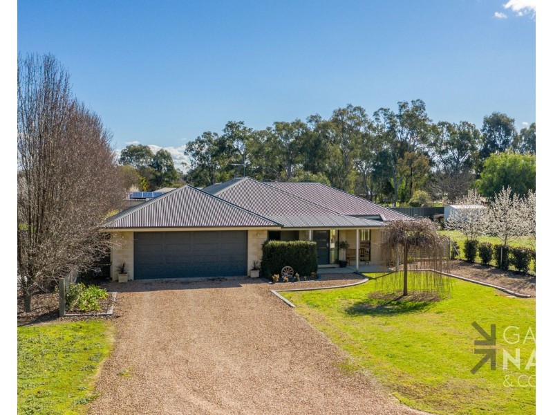 15 Jones Street, Oxley VIC 3678