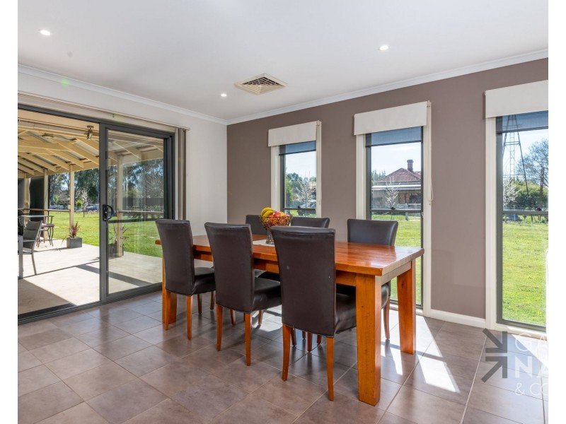 15 Jones Street, Oxley VIC 3678