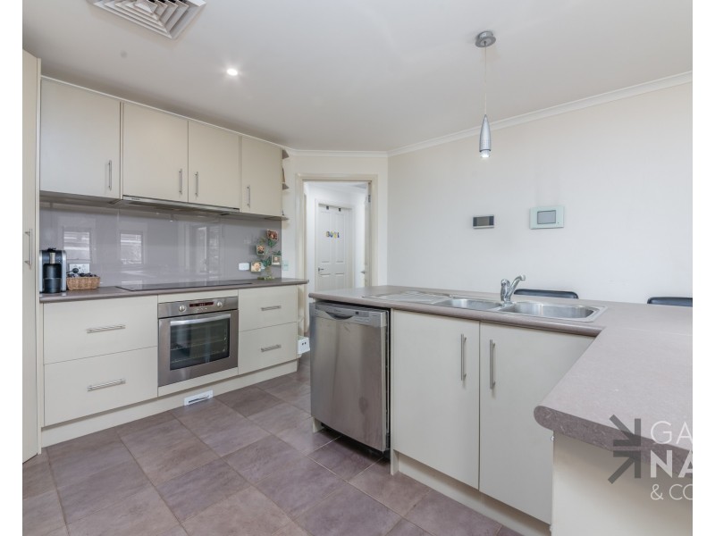 15 Jones Street, Oxley VIC 3678