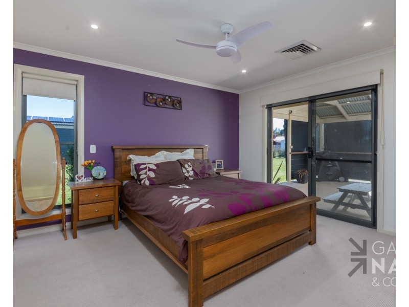 15 Jones Street, Oxley VIC 3678