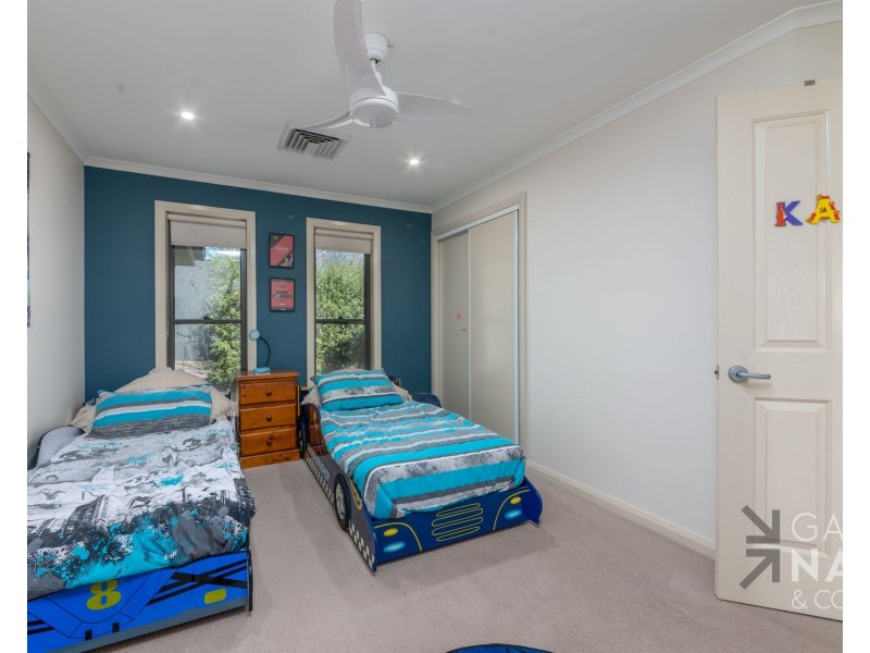 15 Jones Street, Oxley VIC 3678