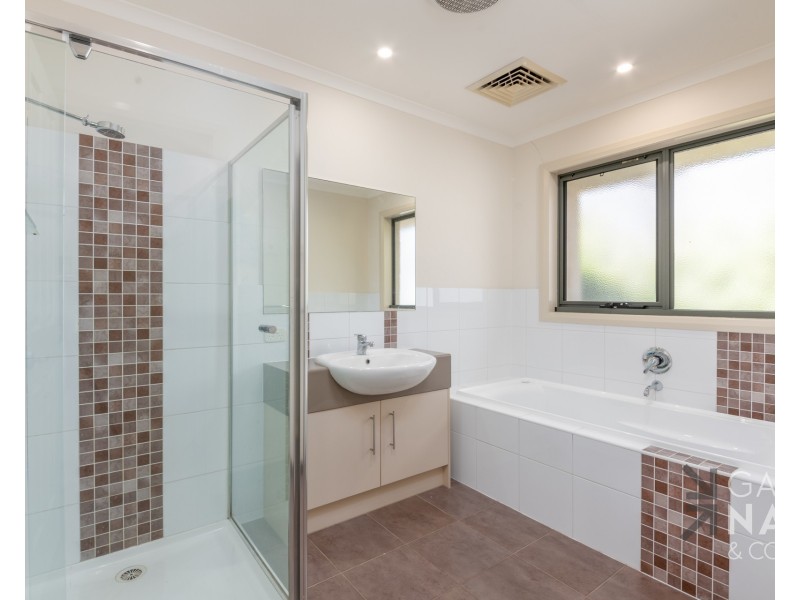 15 Jones Street, Oxley VIC 3678