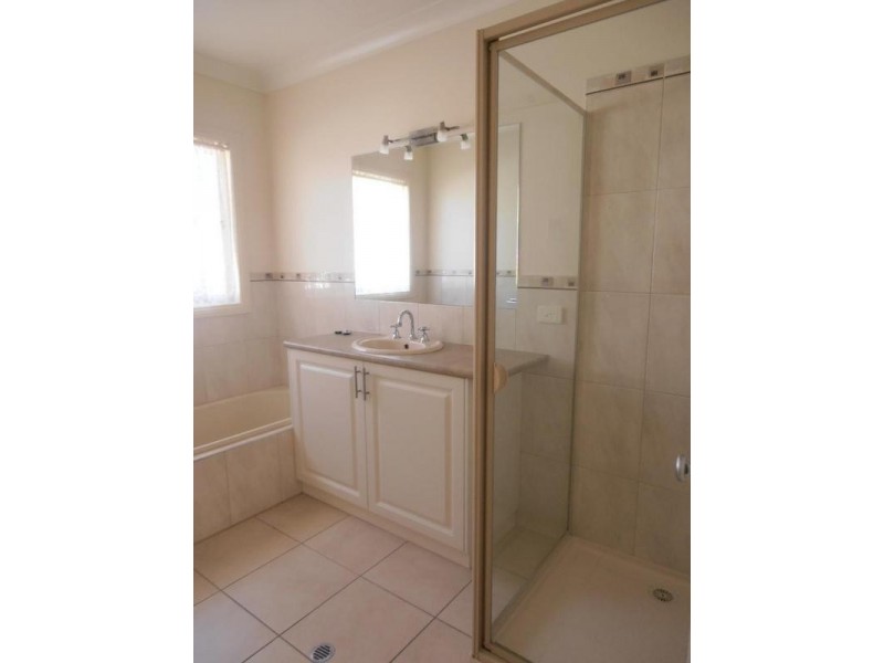 2 Oxford Drive, Wangaratta VIC 3677