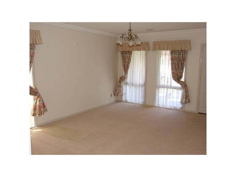 2 Deakin COURT, Wangaratta VIC 3677