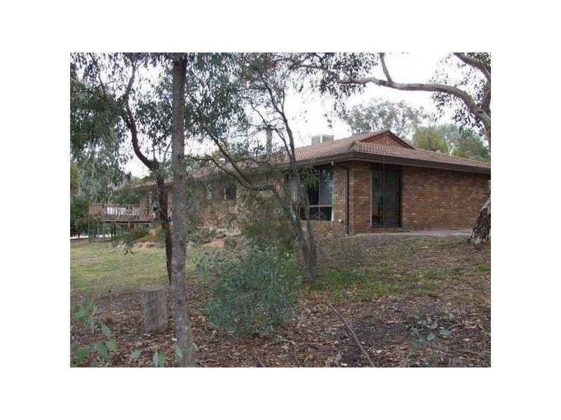 4 Thomas STREET, Glenrowan VIC 3675