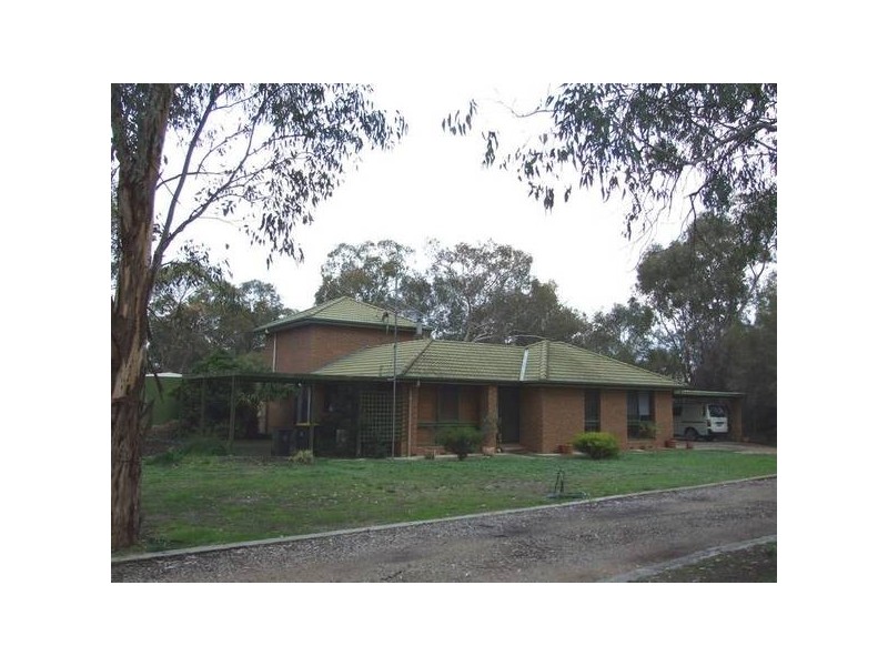 17 Mistletoe LANE, Glenrowan VIC 3675