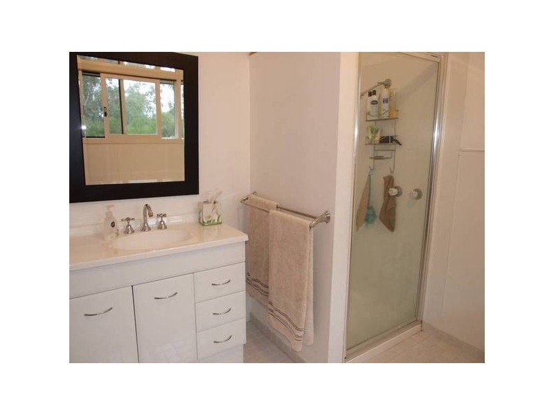 17 Mistletoe LANE, Glenrowan VIC 3675