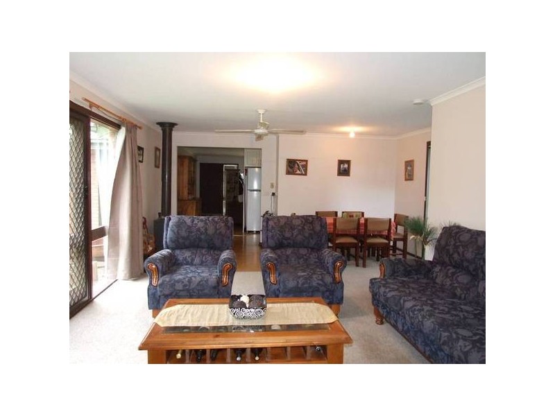 17 Mistletoe LANE, Glenrowan VIC 3675