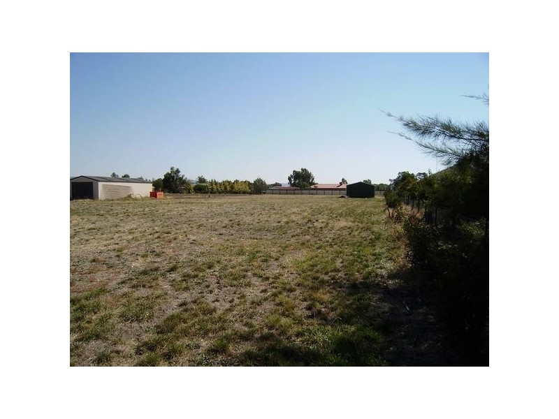 42 Woodland Grove, Wangaratta VIC 3677