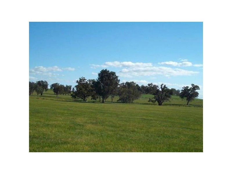 Glenrowan West Road and Ross Lane, Glenrowan West VIC 3675