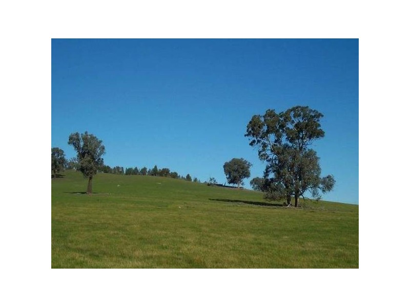 Glenrowan West Road and Ross Lane, Glenrowan West VIC 3675