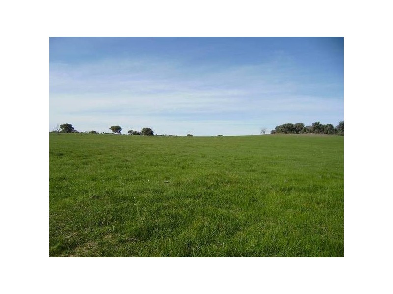 Glenrowan West Road and Ross Lane, Glenrowan West VIC 3675