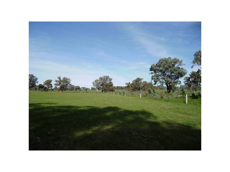 Glenrowan West Road and Ross Lane, Glenrowan West VIC 3675