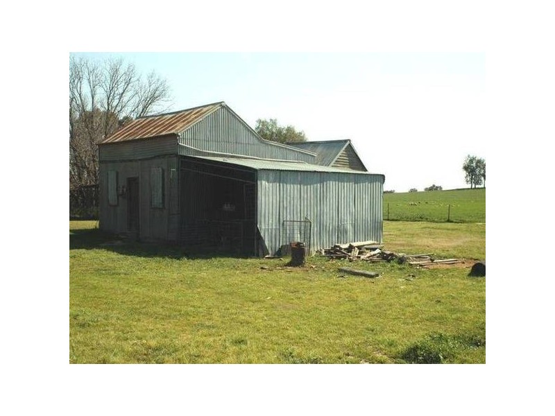 1117 Railway Parade, Springhurst VIC 3682