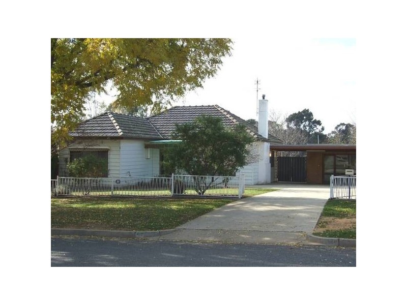3 YOUNGER STREET, Wangaratta VIC 3677