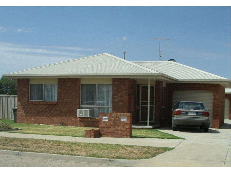 2/70 Cribbes Road, Wangaratta VIC 3677