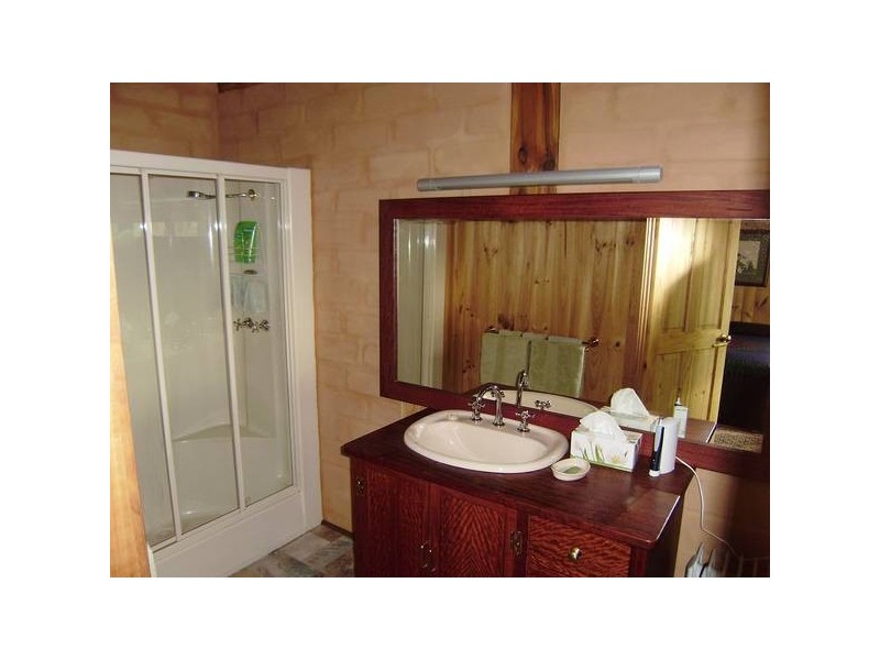 Everton Upper VIC 3678