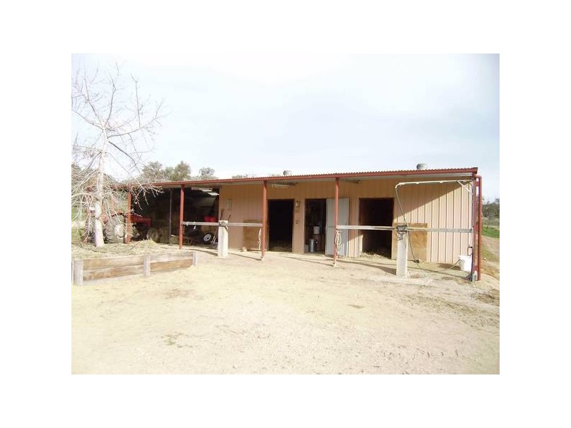 Everton Upper VIC 3678