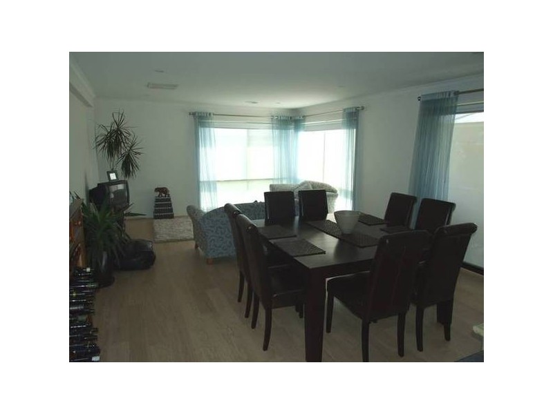 27 Monash Drive, Wangaratta VIC 3677