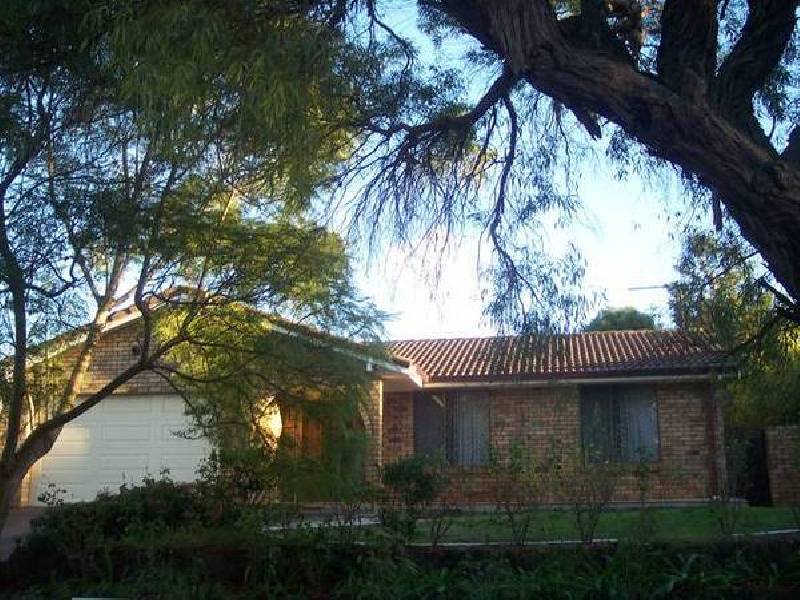 24 Molyneaux Avenue, Kings Langley NSW 2147