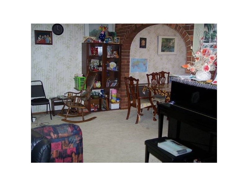 6 Hutchins Crescent, Kings Langley NSW 2147