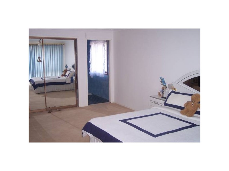 5 Chaplin Crescent, Quakers Hill NSW 2763