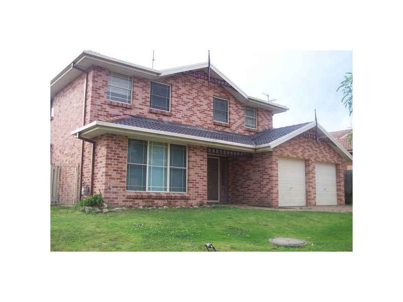 8 Whitehaven Ave, Quakers Hill NSW 2763