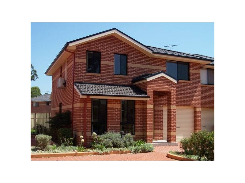 2/10 Lovegrove Drive, Quakers Hill NSW 2763
