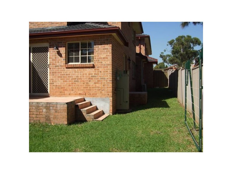 1./30 Hillcrest Road, Quakers Hill NSW 2763