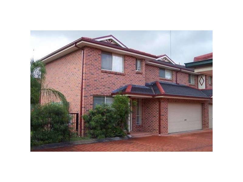 14/16 HILLCREST ROAD, Quakers Hill NSW 2763