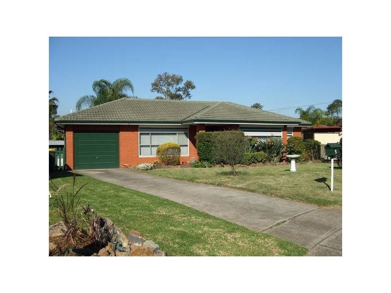 5 Caira Place, Quakers Hill NSW 2763