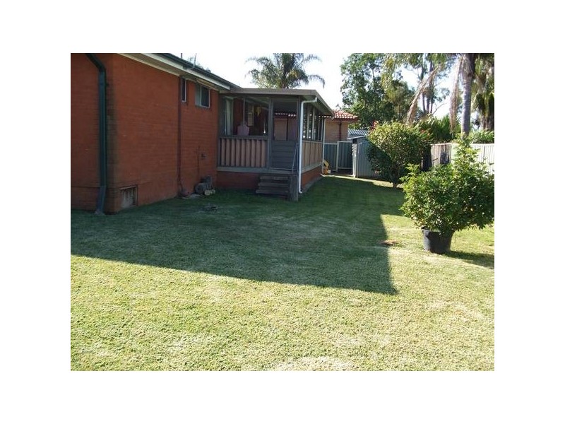 5 Caira Place, Quakers Hill NSW 2763